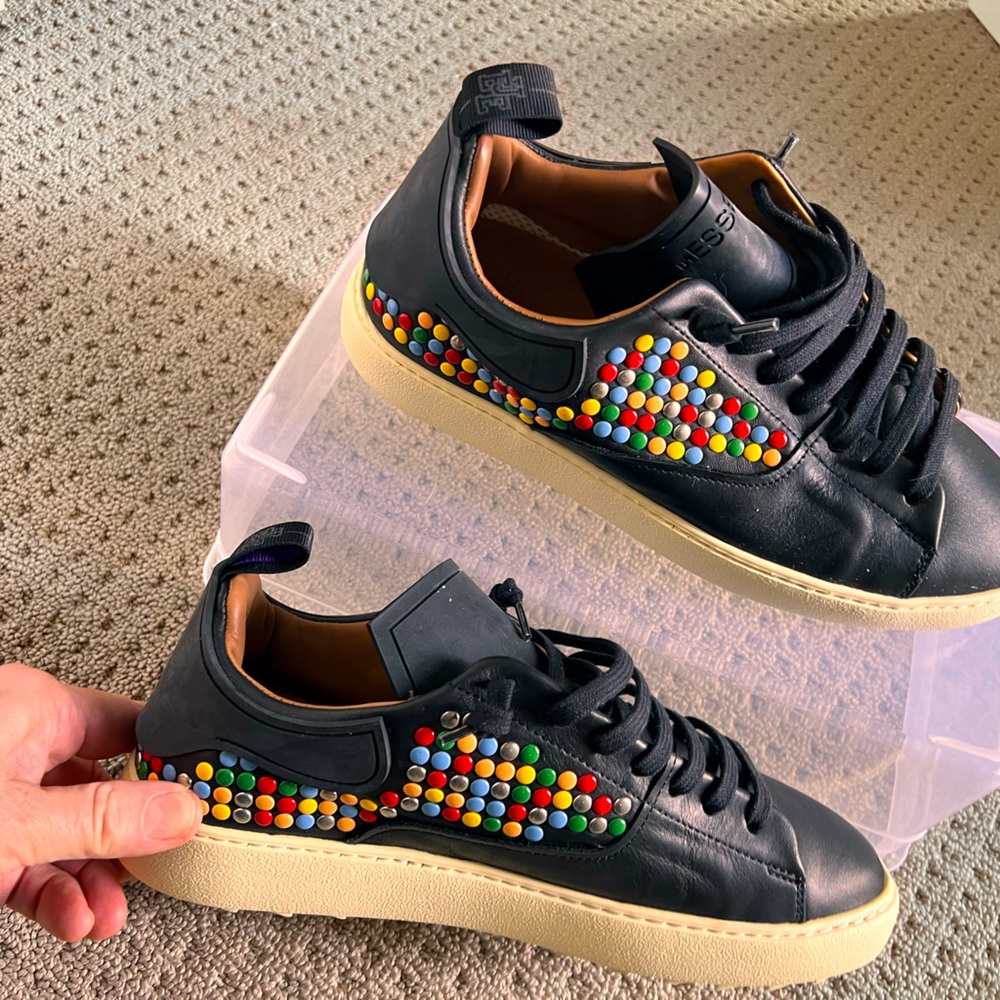Esseuttese black smarty sneakers. Size 39